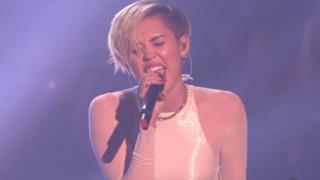 Miley Cyrus Sexy Outfit MTV ema Awards - 6