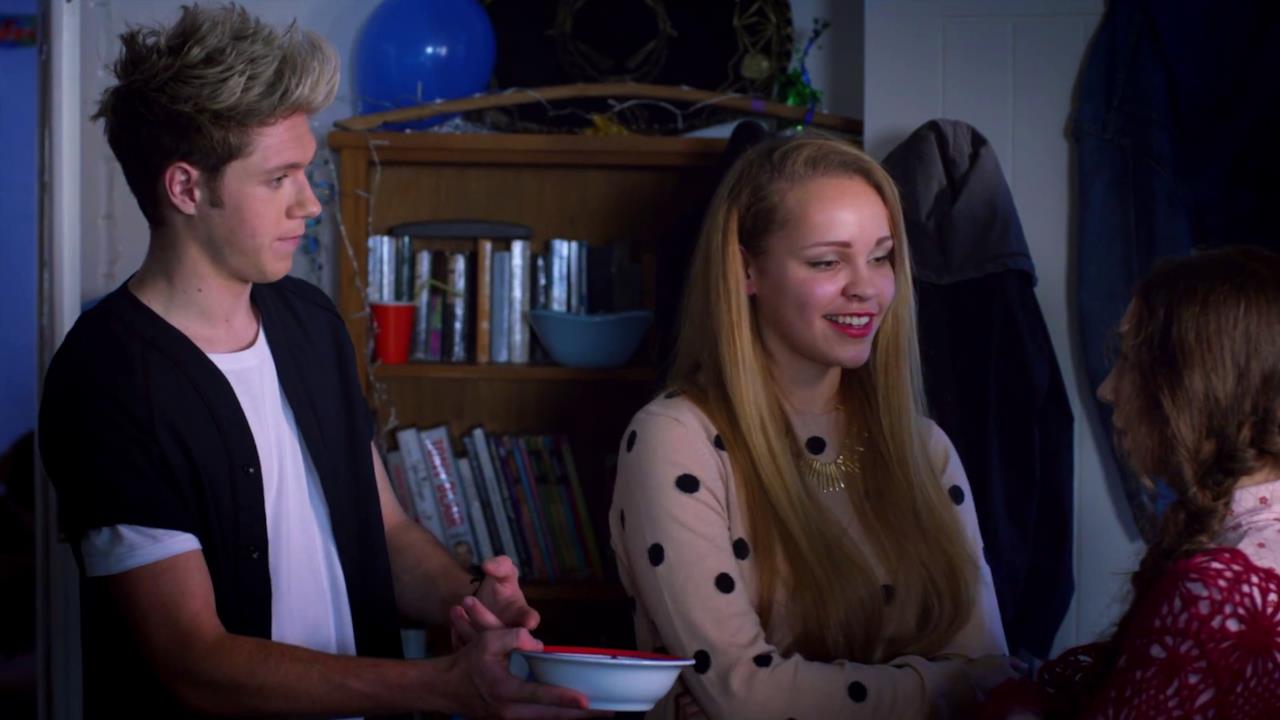 Niall tenta di socializzare con scarsi risultati