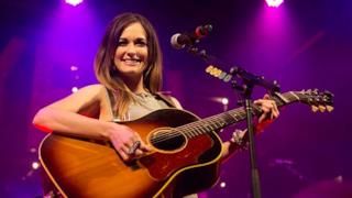 Kacey Musgraves vince con “Merry Go ‘Round”