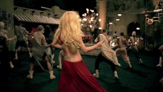 Lady Gaga svela il nuovo video di "Judas" - 10