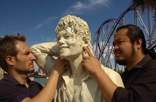 Michael Jackson statua Rainbow Magicland