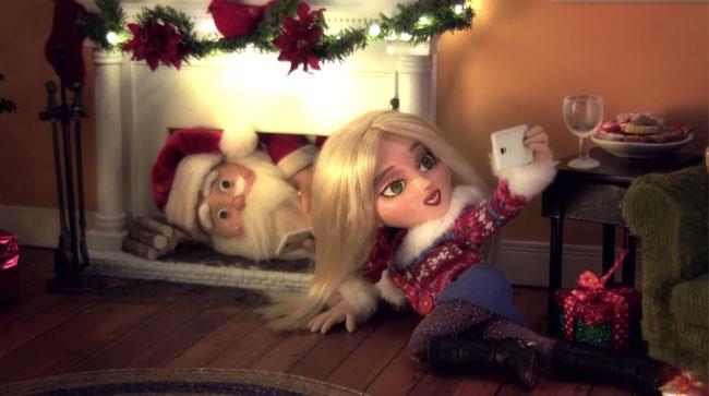 Una scena del video di Text Me Merry Christmas