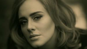 Adele sulla copertina del suo nuovo album 25