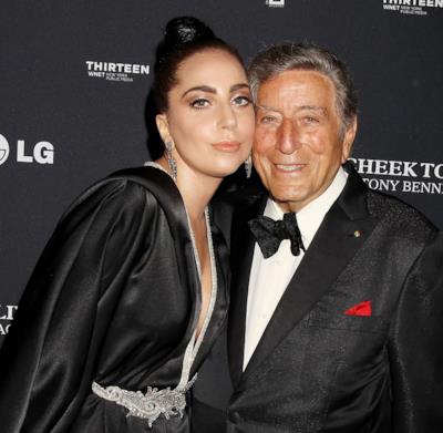 Lady Gaga e Tony Bennett cheek to cheek alla presentazione