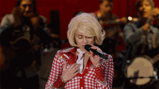 Miley sensuale durante il suo MTV Unplugged