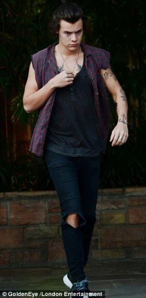 Il membro dei One Direction pensieroso