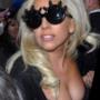 Lady Gaga in reggiseno a spasso per New York - 2