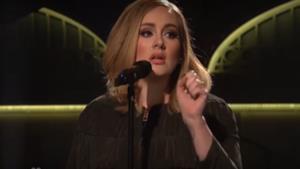Classifica canzoni 25 novembre 2015, sempre e solo Adele