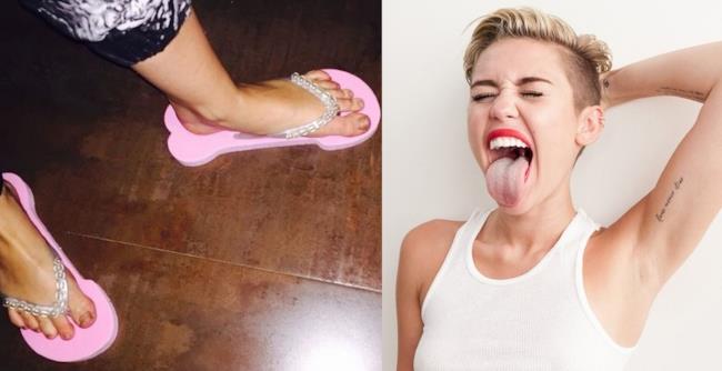 Miley Cyrus con le infradito a forma di pene