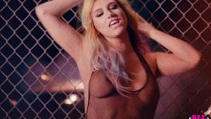 Kesha hot nel nuovo video Dirty Love ma senza Iggy Pop