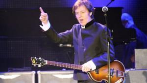 Paul McCartney riceverà la Legion d'onore francese dalle mani di Hollande