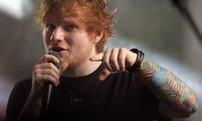 Ed Sheeran, cantautore inglese che ha raggiunto le vette di tutte le classifiche mondiali