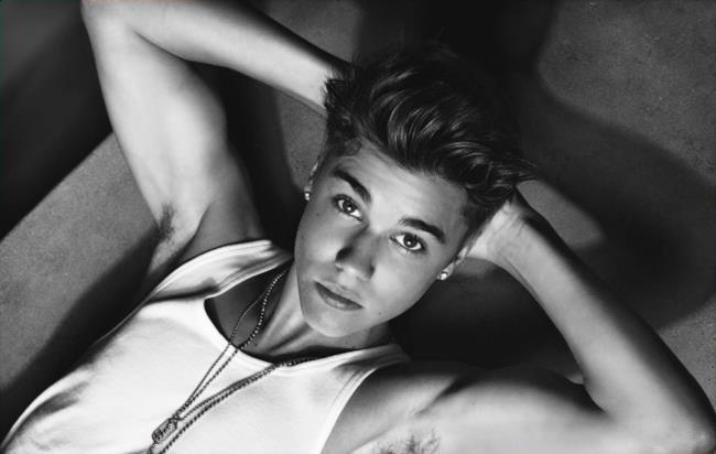 Foto in black e white di Justin Bieber accusato di atti vandalici e detenzione di stupefacenti