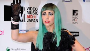 Lady Gaga denunciata per il braccialetto pro-Giappone