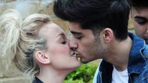 Zayn Malik e Perrie Edwards si baciano