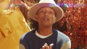Pharrell Williams nel videoclip Gust of Wind