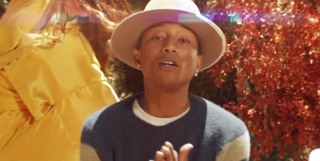 Pharrell Williams nel videoclip Gust of Wind