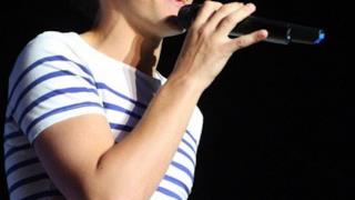 Louis Tomlinson durante un concerto