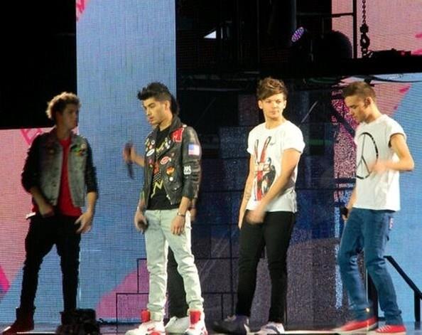 One Direction twitter pics - 96