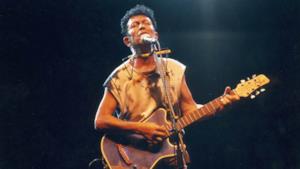 Edoardo Bennato per Napoli: ecco "La mia città"