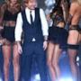 Ed Sheeran con Taylor Swift e le modelle di Victoria’s Secret