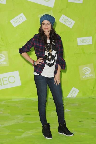 Selena Gomez Lookbook - 58