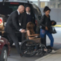 Lady Gaga e la sedia a rotelle Louis Vuitton