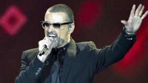 George Michael durante una performance live