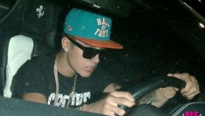 Justin Bieber investe un paparazzo a Los Angeles e scappa via!