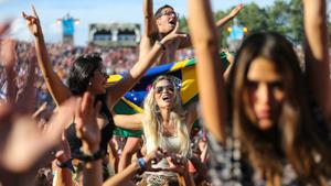 Le ragazze di Tomorrowland