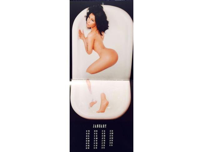 La foto di gennaio  del calendario 2015 di Nicki Minaj