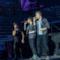 One Direction cantano sul palco