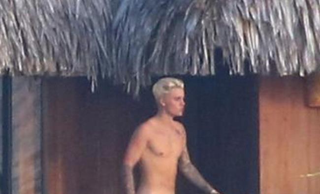 Justin Bieber nudo a Bora Bora con la modella Jayde Pierce Justin Bieber completamente nudo a Bora Bora