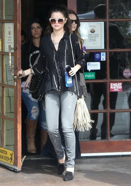 Selena Gomez Lookbook - 21