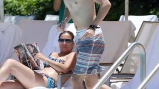 Harry e Niall in piscina a Miami - 2
