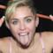 Miley Cyrus fa una linguaccia