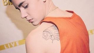 Justin Bieber tatuaggio indiano