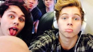 5 seconds of summer Selfie dall'aereo