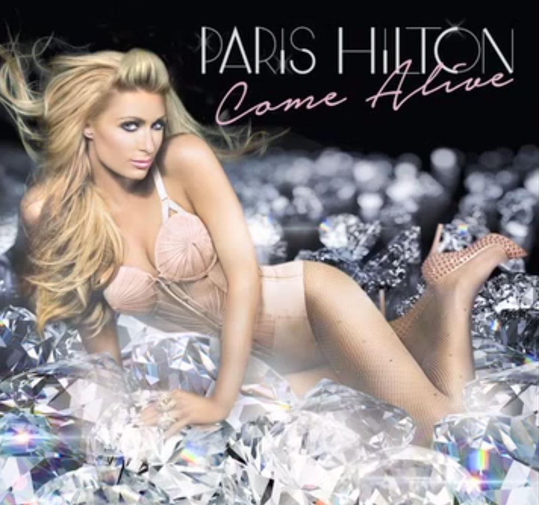 Il  video di Paris Hilton Come Alive