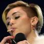 Miley Cyrus Fuma una canna - 4