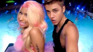 Justin Bieber: il video di Beauty And A Beat è un party in piscina con Nicki Minaj