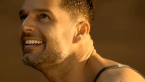 Ricky Martin nel video di Vida (canzone 2014)