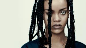 Rihanna con le treccine