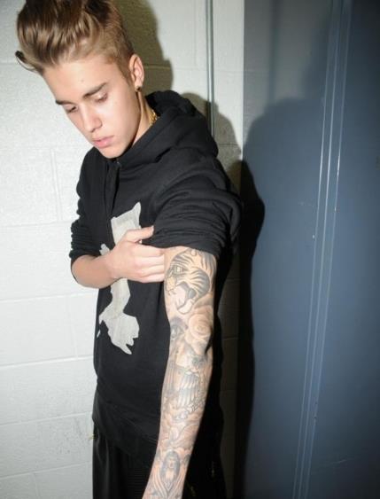 Tatuaggio del braccio sinistro di Justin Bieber
