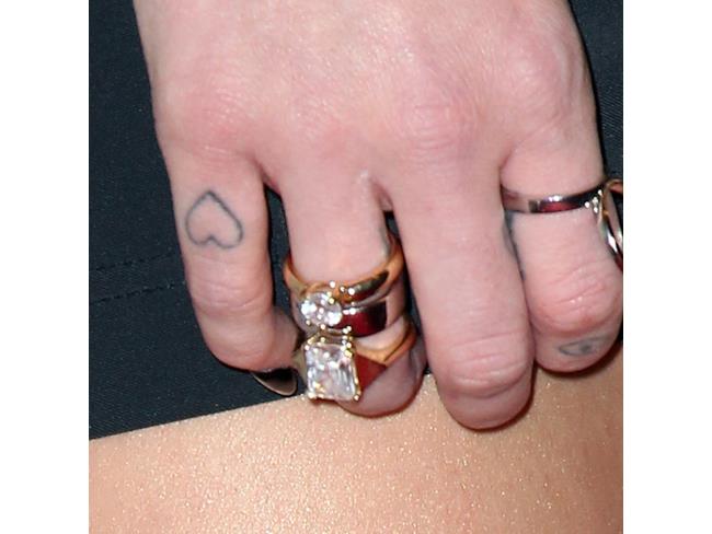 Tatuaggio cuore di Miley Cyrus