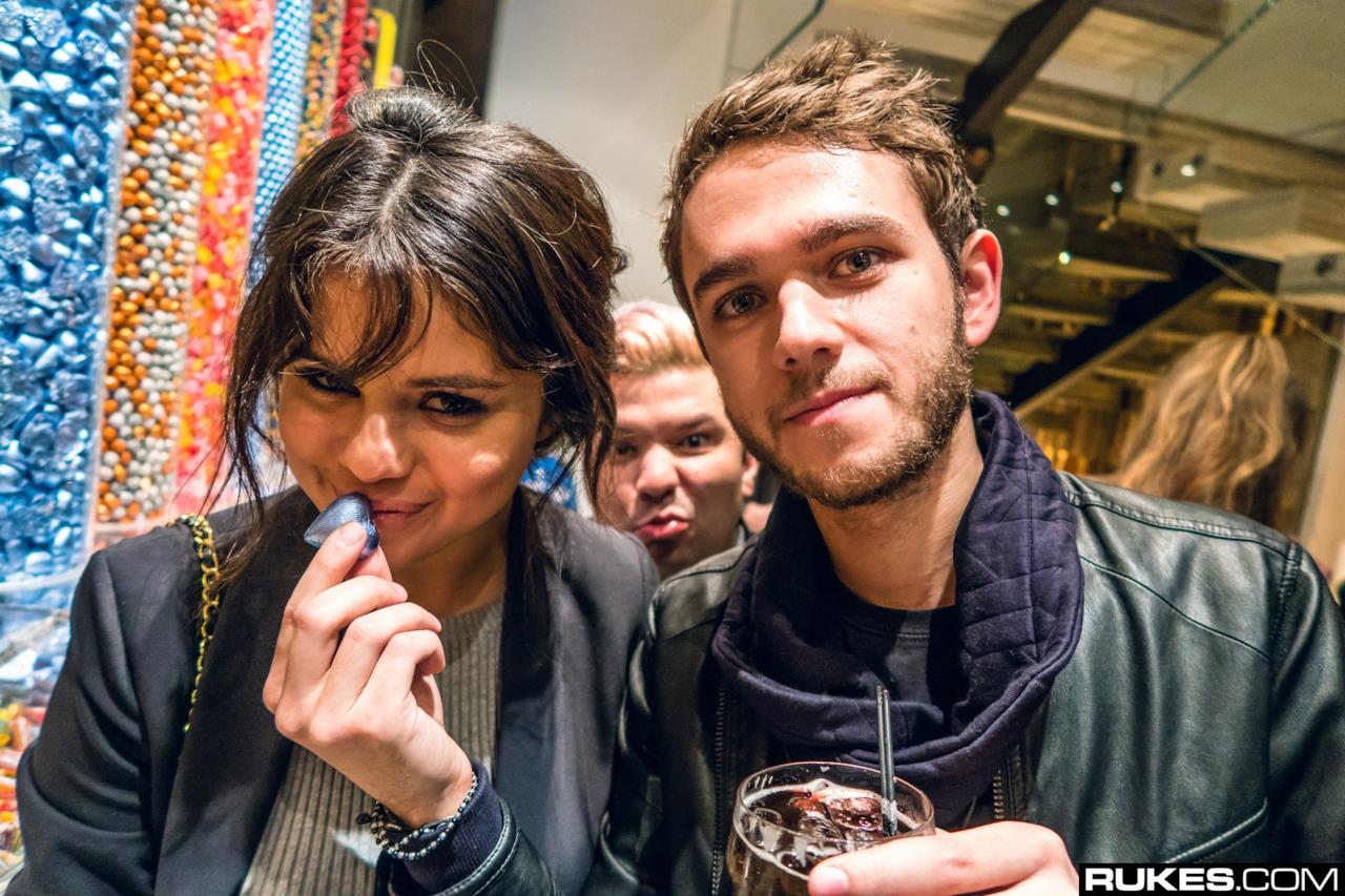 Zedd e Selena Gomez sono stati fotografati spesso insieme durante tutto il party