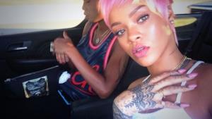 Capelli rosa di Rihanna