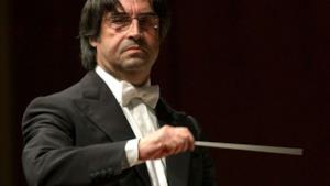 Riccardo Muti sviene a Chicago, domani l'operazione al volto