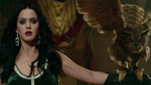 Katy Perry sexy e romantica nel nuovo video Unconditionally