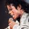 Michael Jackson canta sul palco